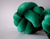 Green Anemone Knot Pillow: Modern Scandinavian Decor — image 4