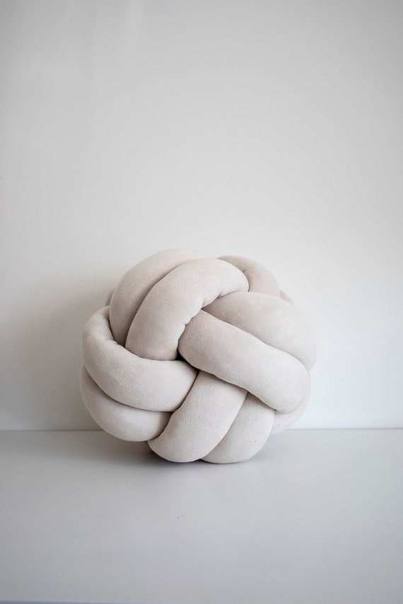 Light Cream Knot Pillow: Modern Scandinavian Decor