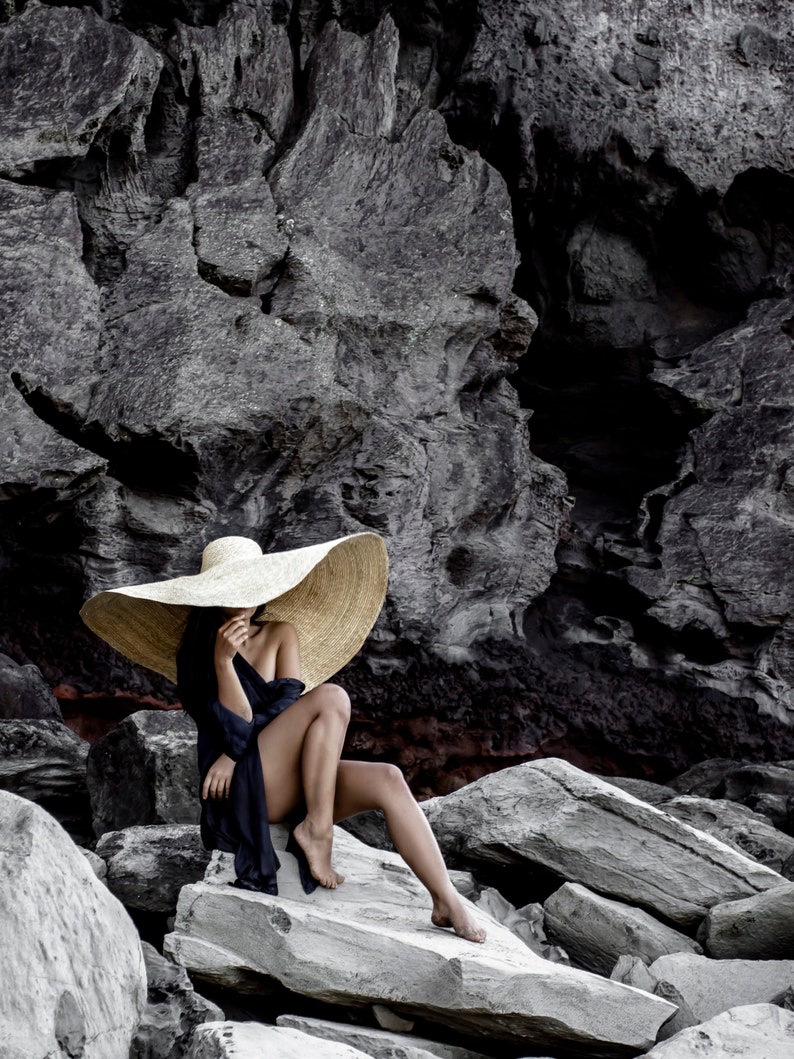 oversized floppy beach hat