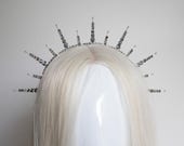 Black Crystal Sunburst Crown - Gothic Halo Headpiece, Celestial Bride Tiara, Dark Queen Spiked Headband, Alt Wedding Hair Piece PANMILLI — image 2