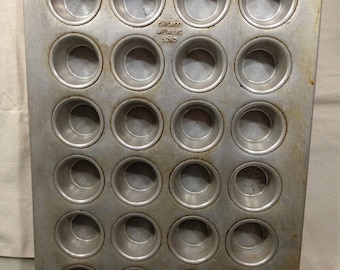 Chicago Metallic Cupcake / Muffin Pan Glazed 24 Cups USED