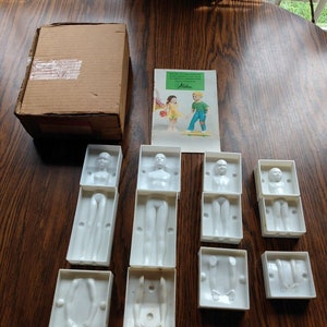 Wilton Gum Paste Plastic Figures Mold  Baking Fondant Polymer Clay Family Vtg