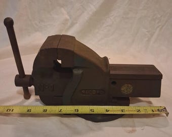 Torno de bancada Record nº 1 com base fixa, mordentes de 3 polegadas, fabricado na Inglaterra.