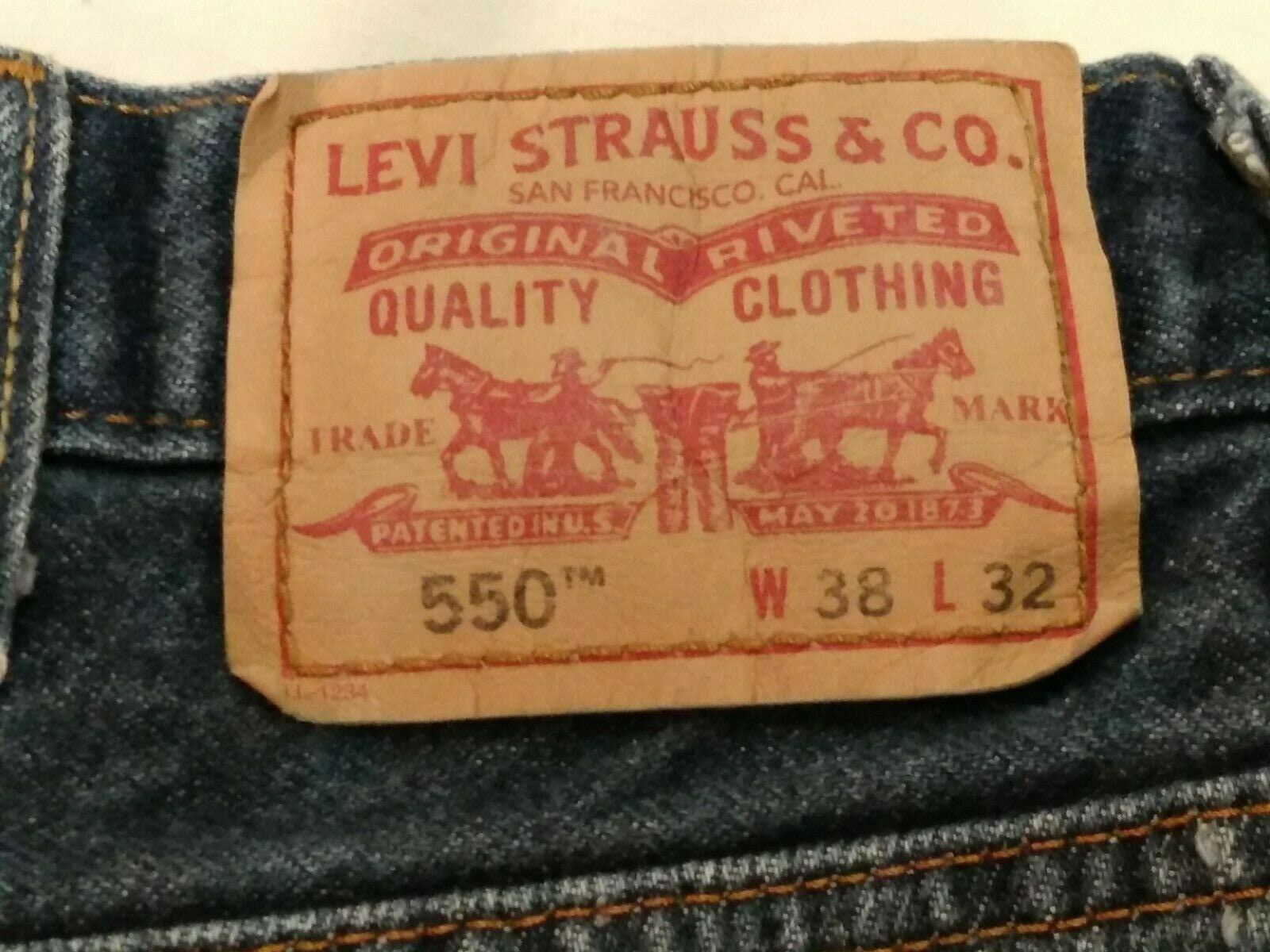 550 Relaxed Fit Straight Leg 