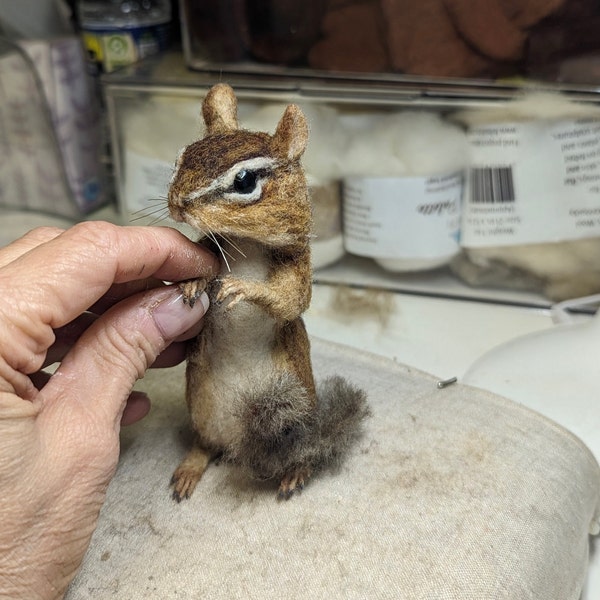 Chipmunk/Lifelike Chipmunk/Felted Chipmunk/Gift for Mom/Gift for Gardener/Woodland Animal/