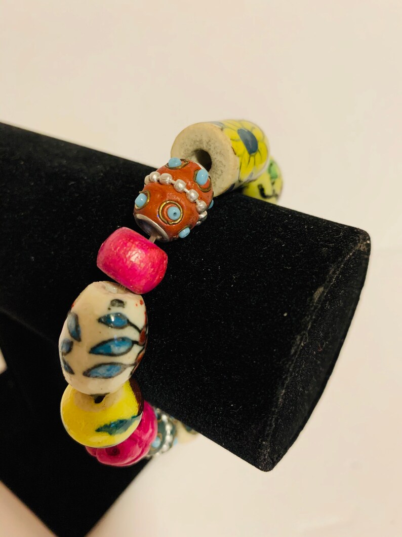 Glass beaded stretch bracelet.