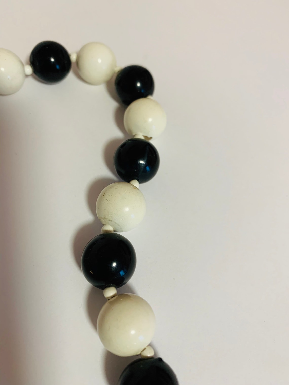 Collar estampado de hong Kong con cuentas en blanco y negro Etsy