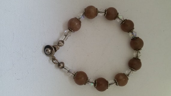 GLASS BEAD BRACELET TAUPE GLASS BEAD BRACELET TAUPE