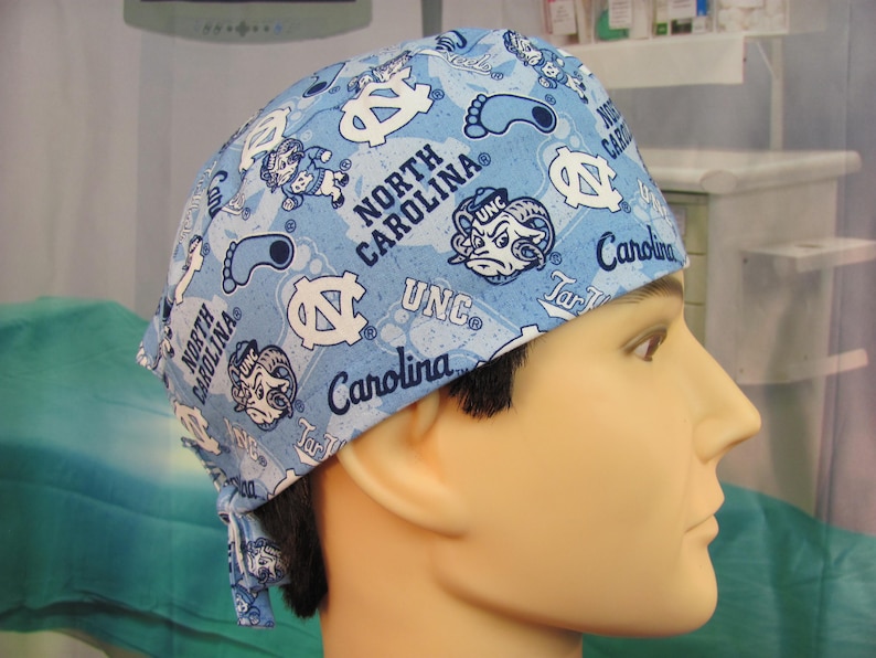 Gorro quirúrgico para hombre UNC Tossed imagen 3