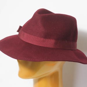 Italian Burgundy Vintage wool hat Womens fedora Size small hat Wool hat Warm hat Winter hat Casual fedora Wool fedora Ladies hat Retro hat