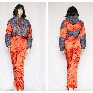 Size Medium ski suit vintage ski suit Womens ski suit Skiing suit Winter overalls  Warm suit Winter suit Snow suit Colorful suit Snowboard