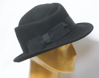 Minimalist Black Corduroy Fedora Pre-Owned Black Corduroy Fedora QGA04DUNKB000 main image 3