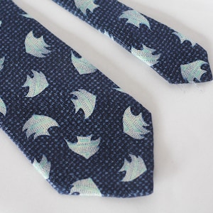 Fish tie fish print Hand Made necktie Novelty tie Aquarium tie Fish lovers gift Tropical fish Vintage tie Colorful tie Fun tie Mens tie