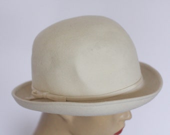 Mid Century Fedora From TONAK DOLLY, Beige Woman display picture 3