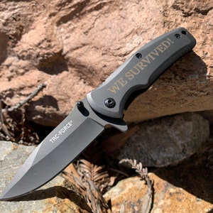 Personalized Engraving US Army Tac-Force Spring WE SURVIVED! Pocket Knife Outdoor Fishing Hunting Hiking Sports Groomsmen gift