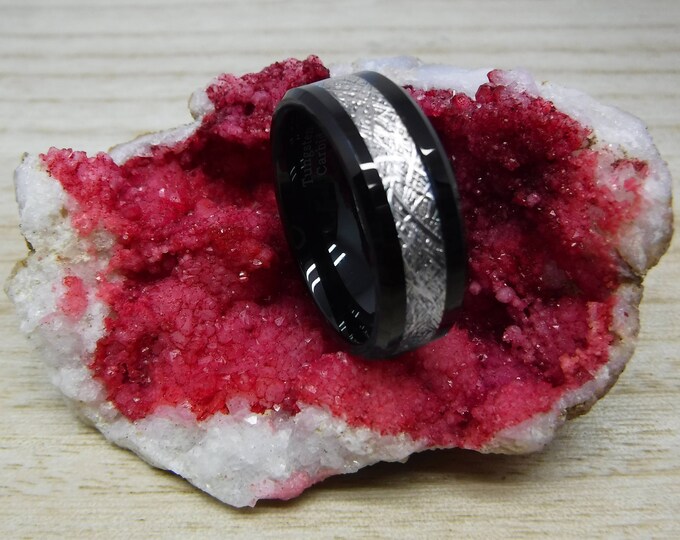 Custom Engraving - 8mm Black Tungsten Carbide Meteorite Inlay Wedding Band Ring for Men Or Women