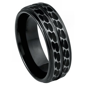 Anillo grabado personalizado, anillo con estampado de leopardo para él y para ella, alianza de acero inoxidable IP negro, joyería única para pareja personalizada con láser gratis.