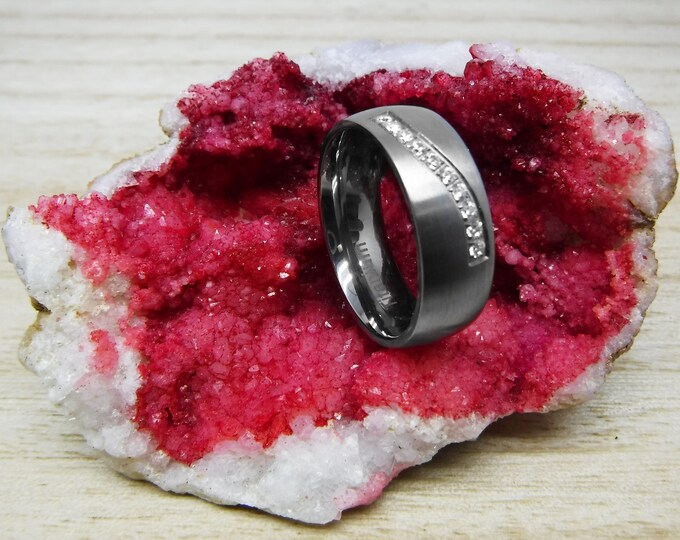 Custom Engraving - 8mm Titanium with Round Cut Cubic Zirconia CZ on a Wave Groove Wedding Band Ring for Men Or Women