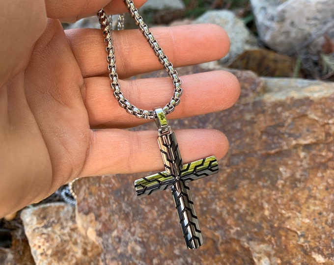 Stainless Steel Black With Groove Cut Men Cross Pendant Chain Necklace  26" - Great For Christmas , Holiday Gift, Graduation