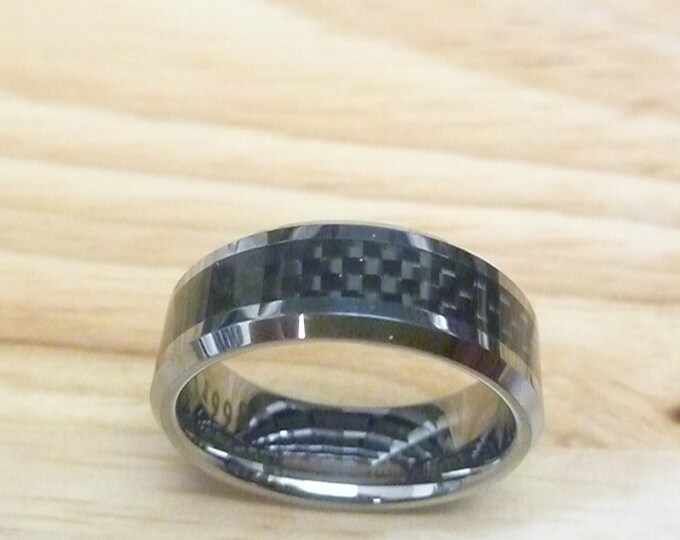 Tungsten Carbide Ring, 8mm Black Wedding Band with Carbon Fiber Inlay, Personalized Men’s Promise Ring, Custom Laser Engraved Durable Ring