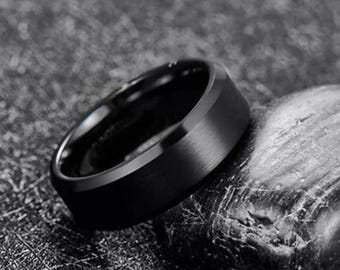 Anello personalizzato in tungsteno nero per lui o per lei, fascia con bordo smussato da 6 mm o 8 mm per anniversario di matrimonio, promessa, gioiello personalizzato con incisione.