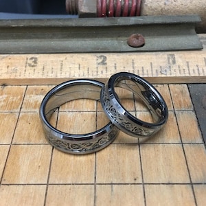 Custom Engraving - His & Hers - 8mm/6mm Tungsten Carbide Celtic Knot Dragon Design over Black Carbon Fiber Inlay Wedding Band Ring Set