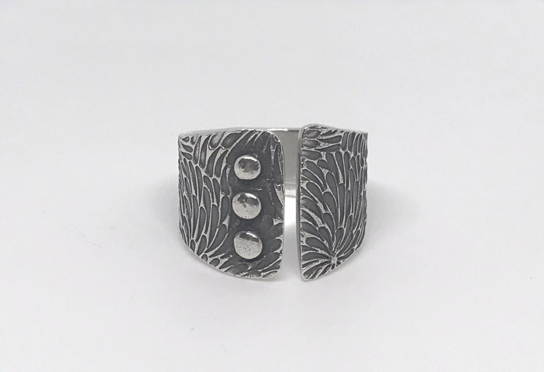 Sterling Silver Textured /& Oxidized Wrap Ring