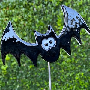 Bat Plant Stake - Spooky Bat Plant Stake - Halloween Plant Stake- Halloween Garden Art - Halloween Decor