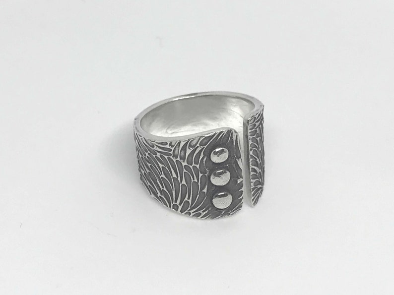 Sterling Silver Textured /& Oxidized Wrap Ring