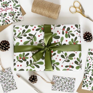 Christmas WHITE Mistletoe Recyclable Wrapping Paper Set - WHITE Eco Friendly Gift Wrap & Tags