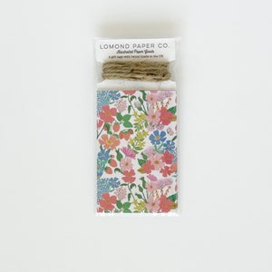 Sommerblumen Creme Geschenkanhänger: Der perfekte letzte Schliff für Ihre Geschenke | Machen Sie jedes Geschenk zu etwas Besonderem mit Sommerblumen Creme Geschenkanhänger!