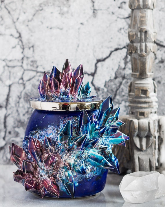 Andromeda Crystal Canister | Handmade ceramic crystal urn for a personalized and artistic memorial