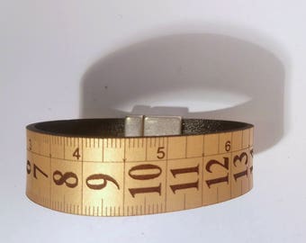 Ruler leather bracelet Antique Fonts (20 mm wide)