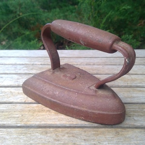 Antique Cast Iron Sad IRON Doorstop 6 Solid Rusty Gold HEAVY Farmhouse Country Cottage Decor www.etsy.com/shop/K1VINTAGE