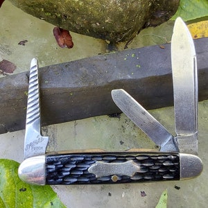 Camillus Cutlery Co. Knife - 3 Blade Vintage Pocket Knife - Camillus, NY - Great Condition