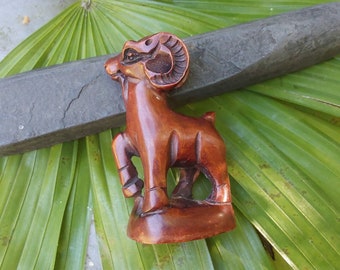 Carved Wood Ram Figurine – 20th Century Mountain Goat Netsuke