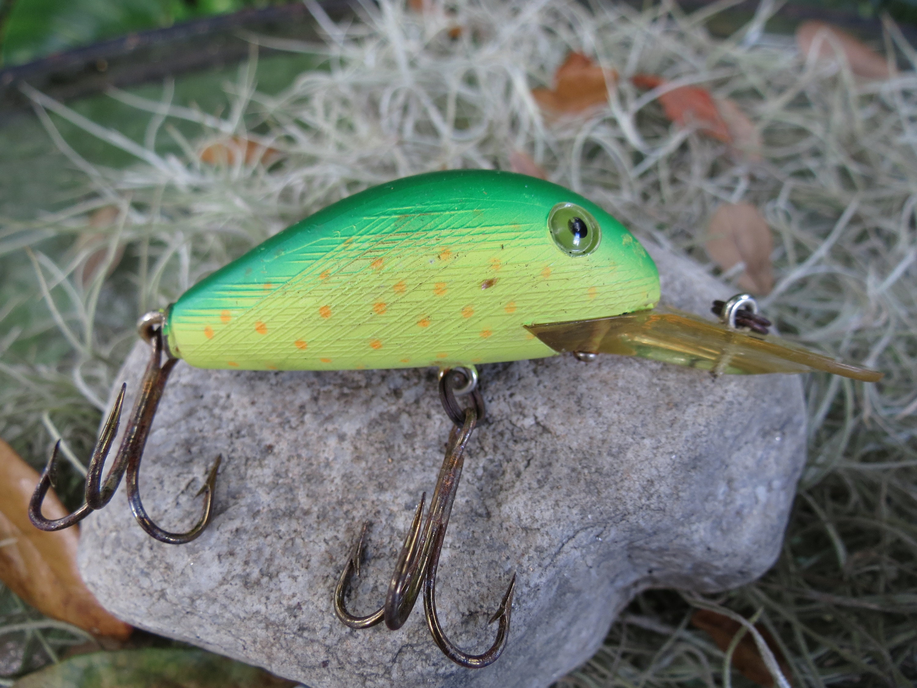 Rebel Super r Fishing Lure Antique Crankbait Old 2 1/2 Green Tackle Used  Condition 