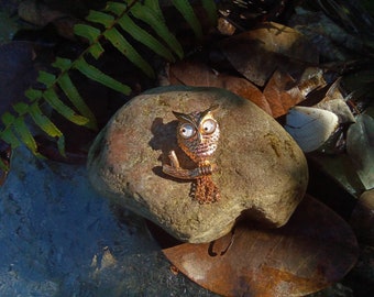 Googly Eyes Owl Brooch - Wise Old Owl Pin - Avon Costume Jewelry - Excellent Condition