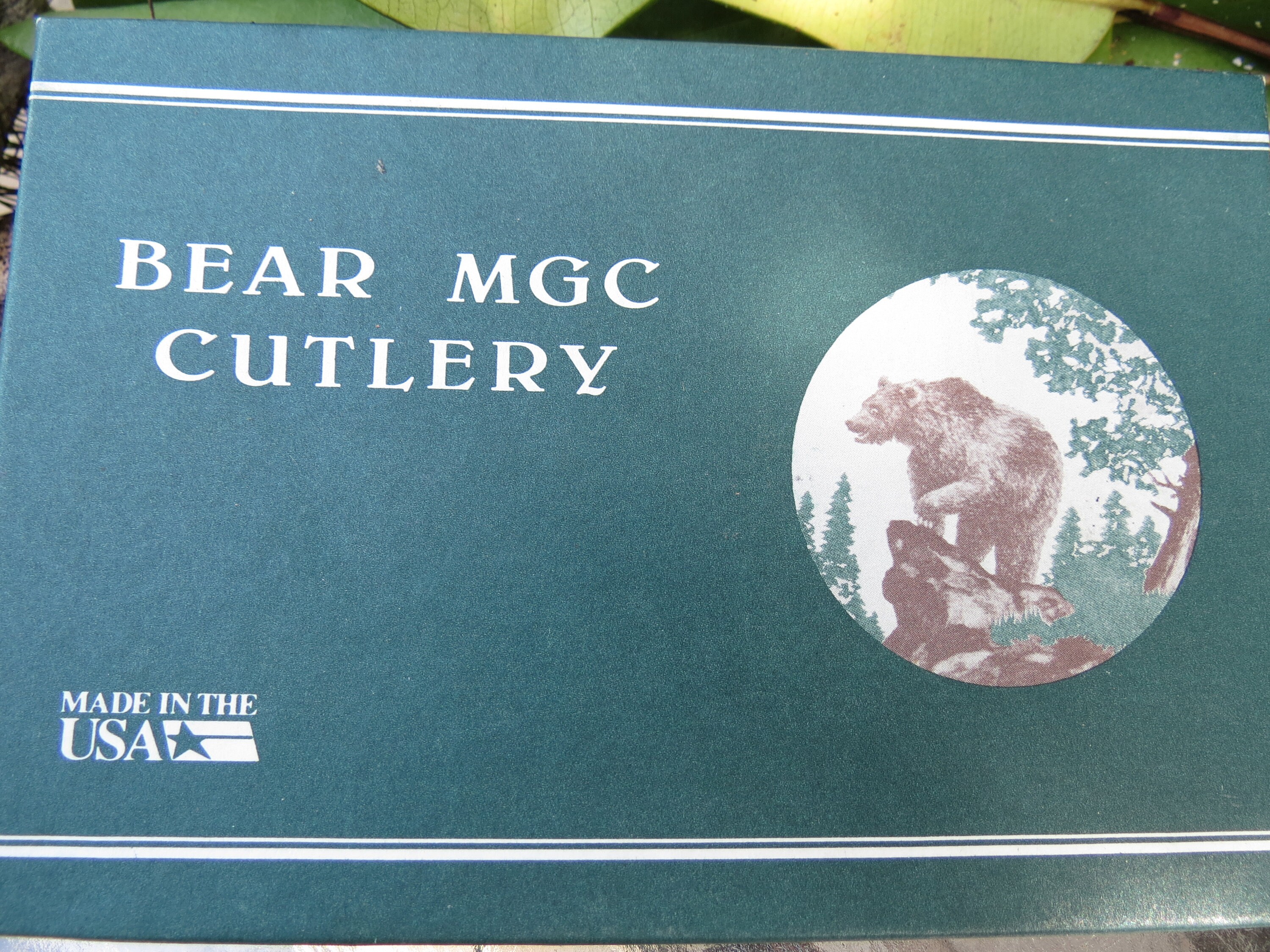 Bear MGC Cutlery Folding Knife in Collectors' Box - Damascus Bear MGC Cutlery Folding Knife in Collectors' Box - Damascus