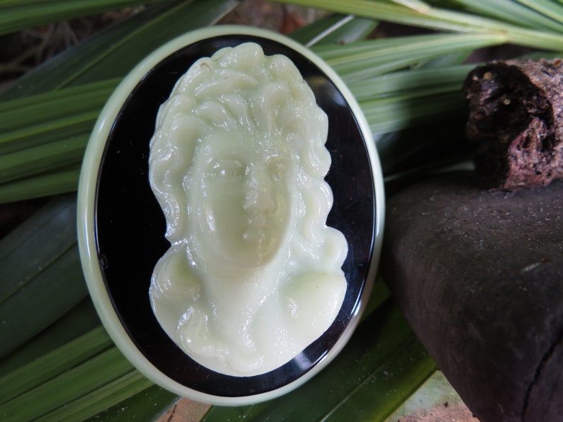 Art Deco Cameo Brooch Antique Full Face Cameo Pin 1920/'s Lucite Plastic