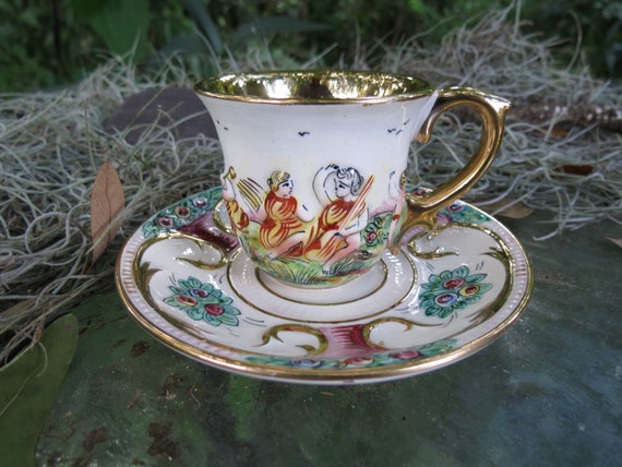 Capodimonte 3 D Demitasse Gold Rim Cup And Saucer Set Italy NICE R 