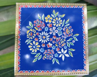 Elgin American Blue Enamel Floral Powder Compact - Vintage Makeup
