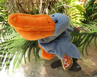 Vintage TY "Scoop" Beanie Baby Pelican Plush – Collectible Toy
