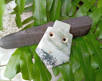 Vintage Carved Jade Ax Head – Chinese Collectible Tool
