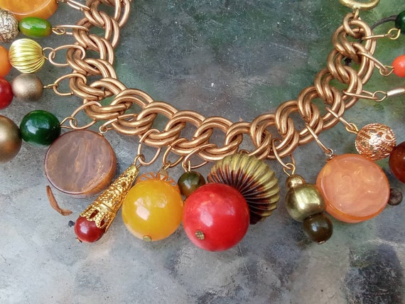 Vintage Bakelite Beads Charm Bracelet  - Big Old … - image 7