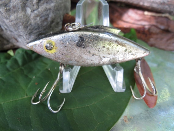 Silver Plastic Fishing Lure rattles Antique Fish Bait Old Tackle