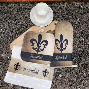 Monogram Fleur De Lis potholder, oven mitt and towel Set, Mother's Day gift mom monogram towel, Personalized kitchen towel set, Birthday mom