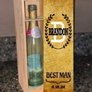 Personalized Bridesmaid wine gift, Maid of Honor Best Man present, Monogram Bridesmaid groomsman proposal, Wine champagne box wedding party
