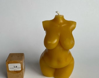 Voluptuous goddess bust