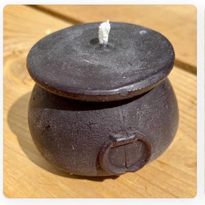 Beeswax Cauldron Candle - 4 oz Unscented Candle